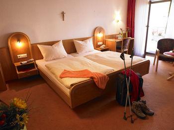 Hotel Garni Cafe Raepple บาด ปีเตอร์สตัล กรีสบาค ภายนอก รูปภาพ
